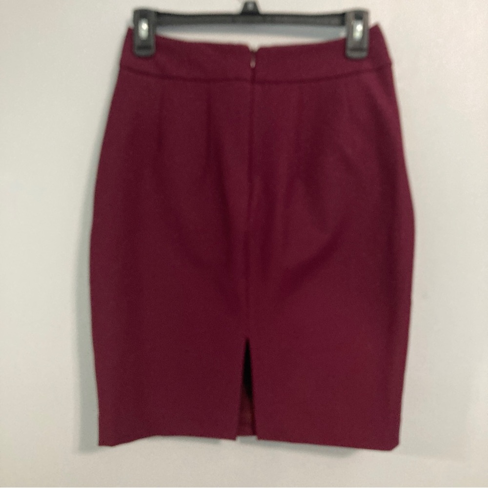 Express Pencil skirt, Burgundy in color size 4.
